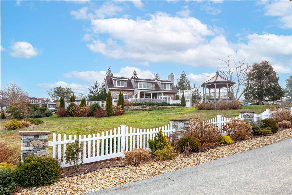 35 Seaspray Way, Little Compton, RI 02837