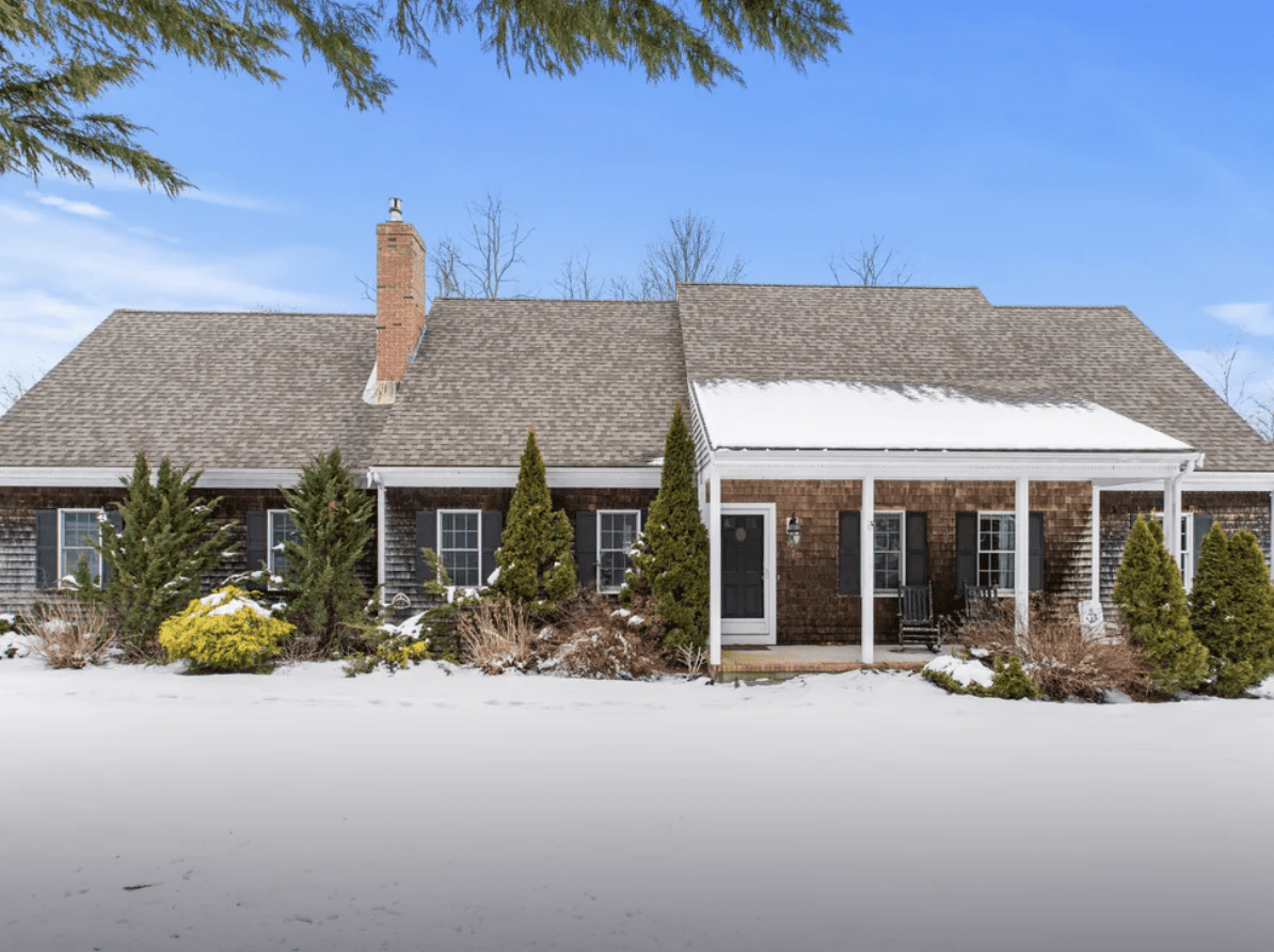 10 Locust Avenue Barnstable, MA 02668