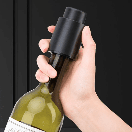 Vacuum-Wine-Bottle-Stopper-1-credit-Sprywine.com_