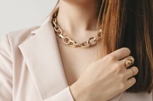 Tips for Wearing Statement Jewelry