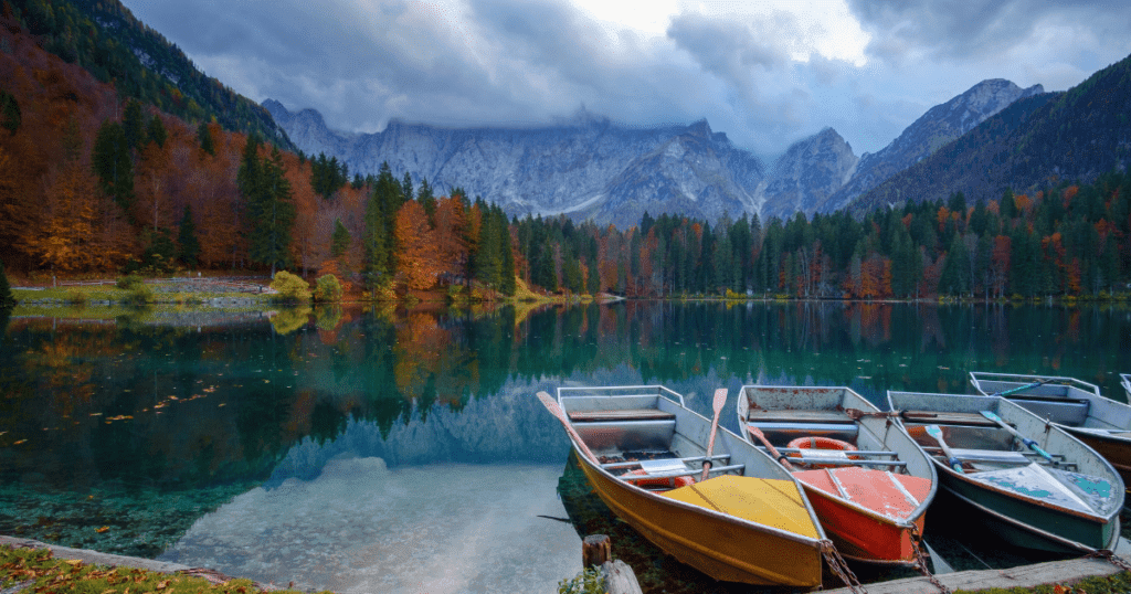 boating during the fall season with friends