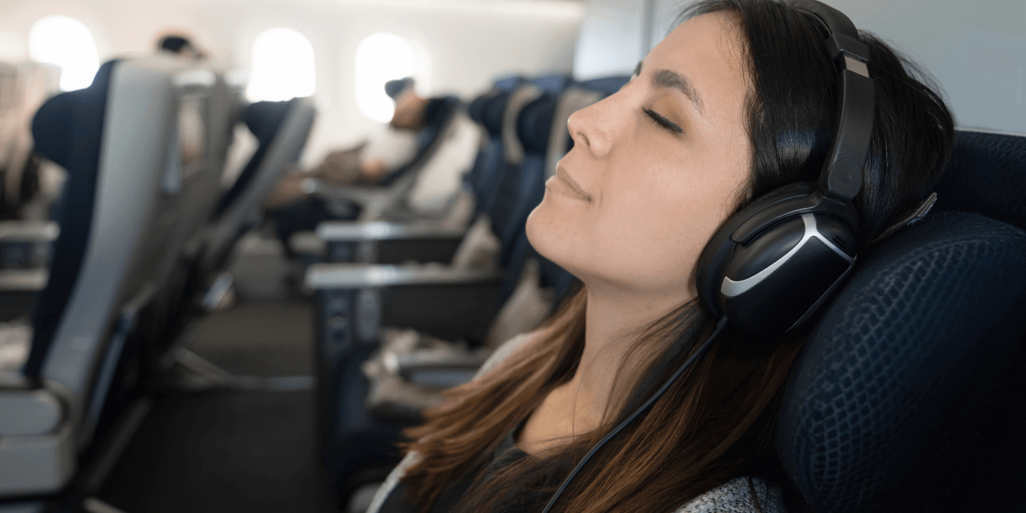 7 Tips for Sleeping Through a Long Flight